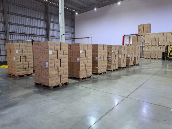 ampla área para separação e conferencia de cargas